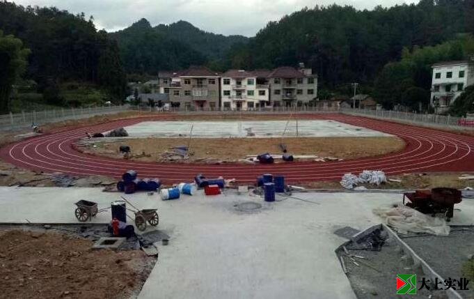 塑膠跑道施工前基礎養護