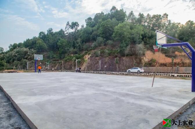 葵潭愛心公園燈光籃球場(chǎng)建設(shè)中