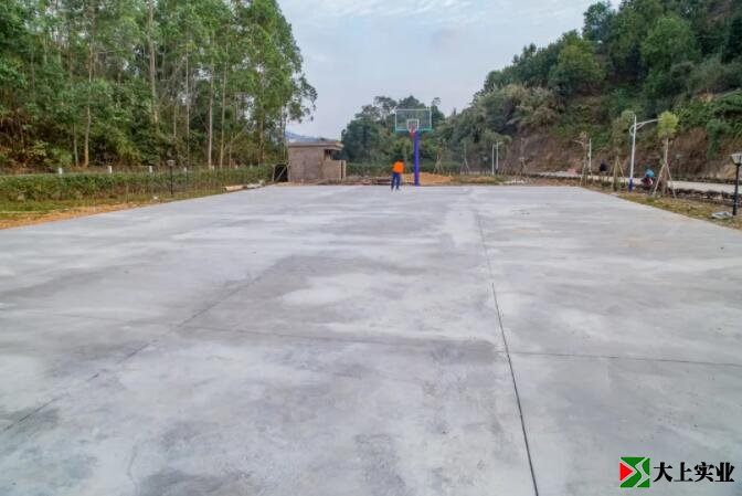 葵潭愛心公園燈光籃球場(chǎng)建設(shè)中