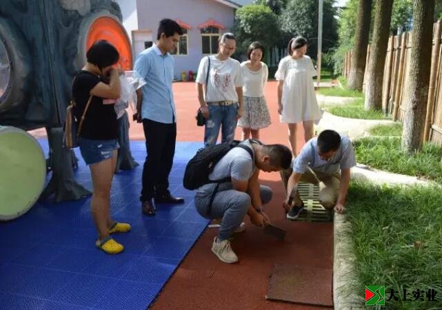 塑膠跑道現(xiàn)場取樣