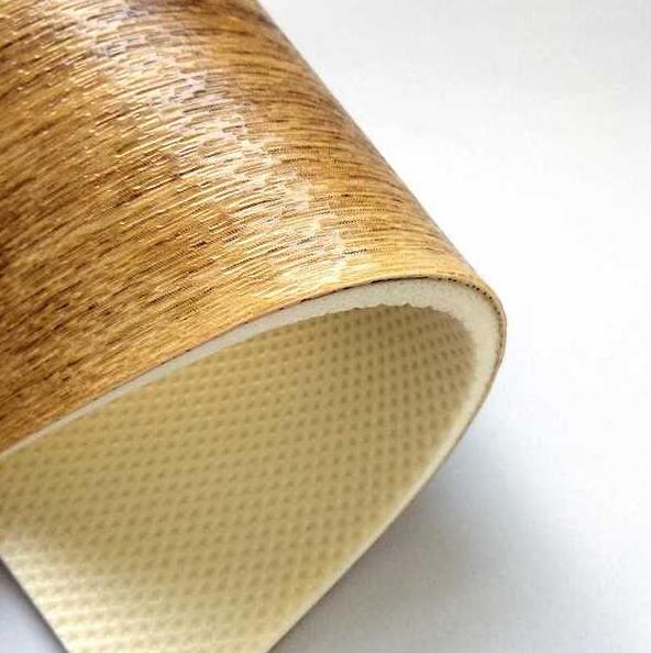 籃球場地膠是什么材料？