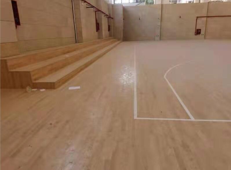 深圳福安學(xué)校木地板籃球場(chǎng)