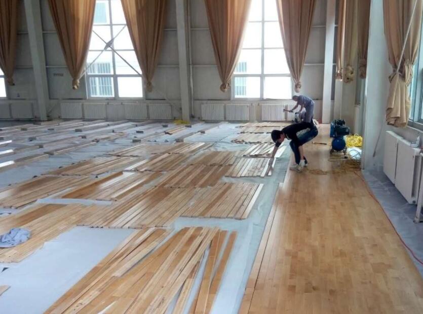 運(yùn)動木地板安裝